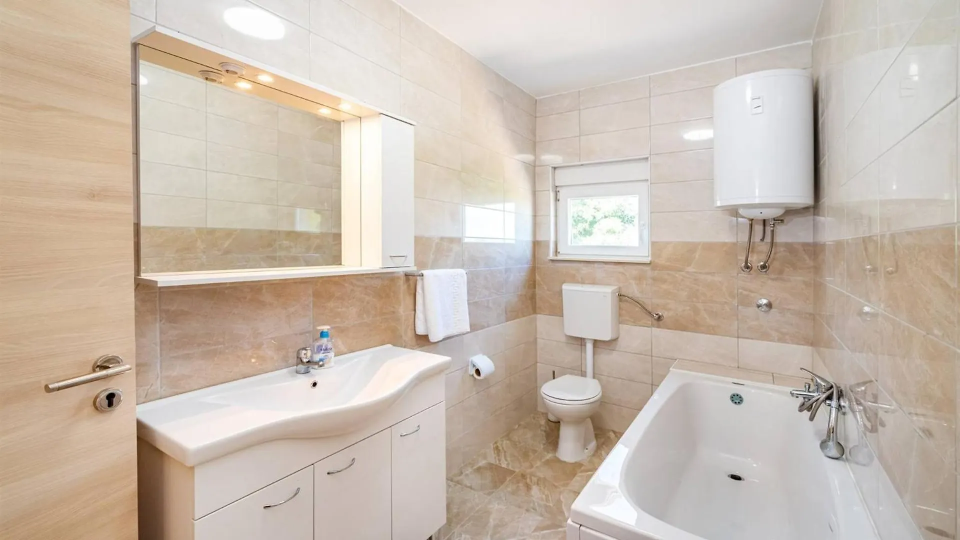 My Dalmatia - Holiday Home Zara With Private Swimming Pool Stankovci